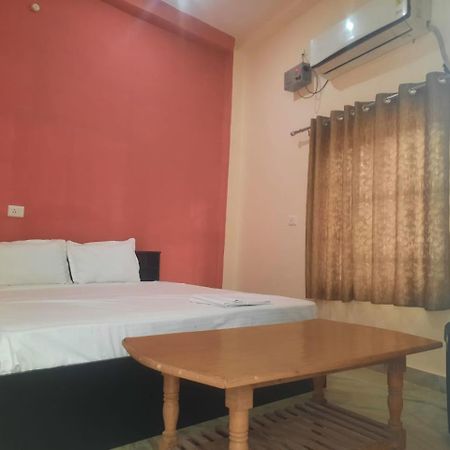 Sky Inn Paying Guest House Varanasi Eksteriør bilde