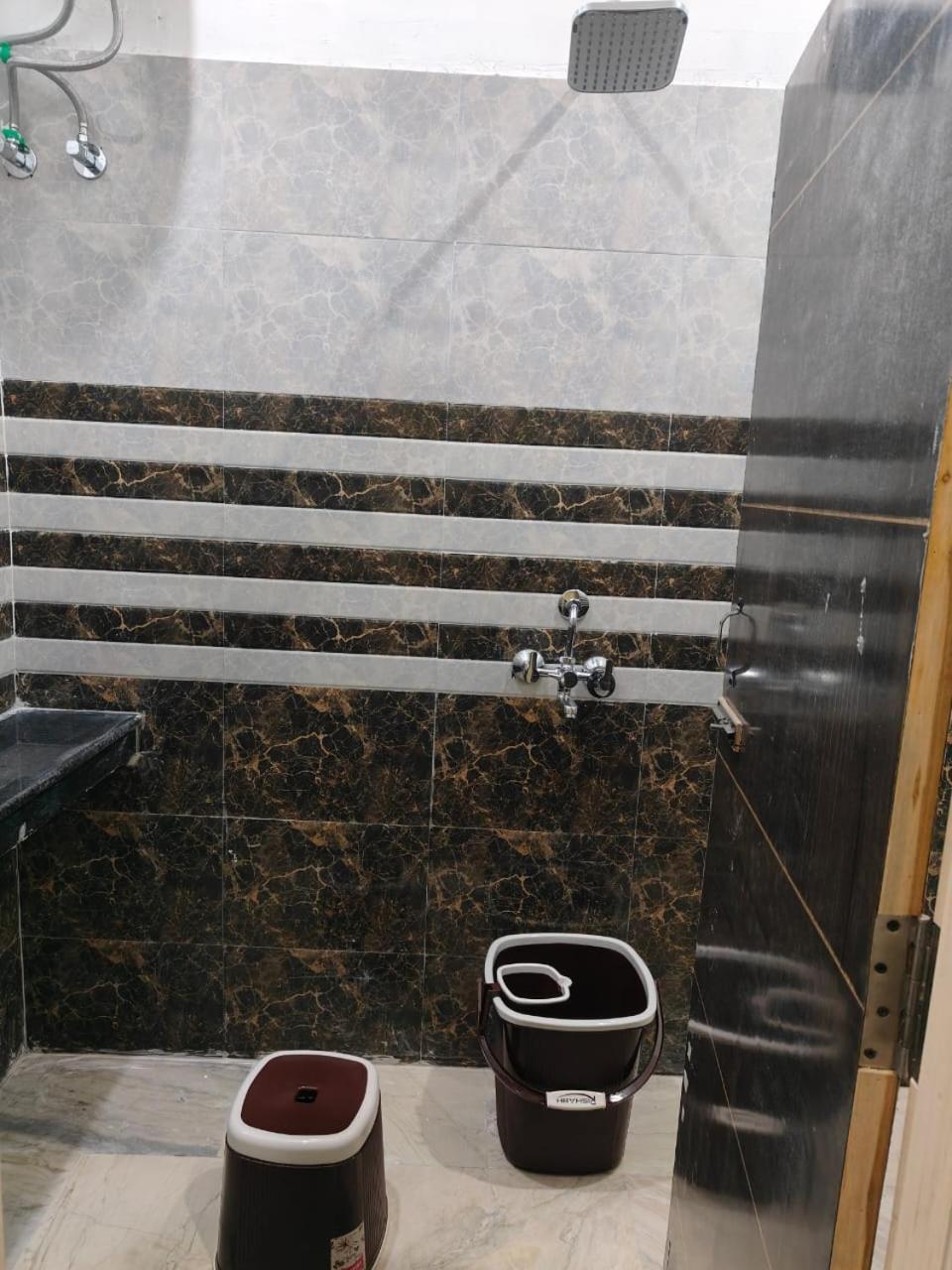 Sky Inn Paying Guest House Varanasi Eksteriør bilde