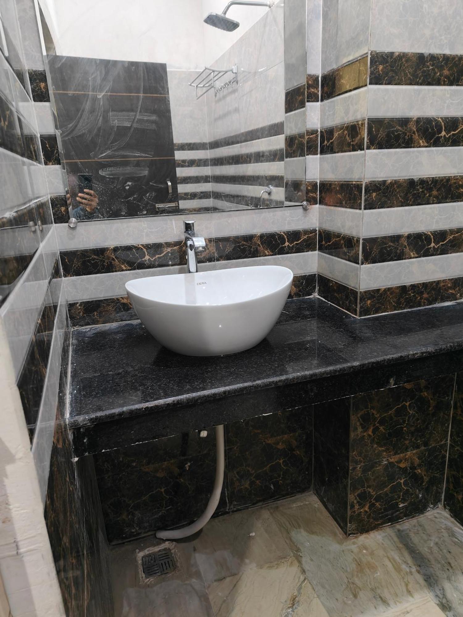 Sky Inn Paying Guest House Varanasi Eksteriør bilde